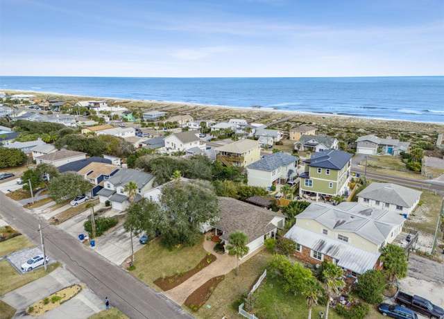 Property at 2850 1st Ave, Fernandina Beach, FL 32034, 3 beds, 2 baths