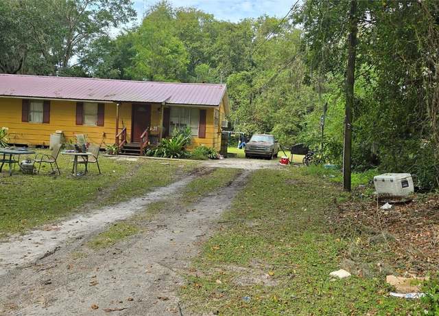 Property at 1557 S 6th St, Fernandina Beach, FL 32034, 4 beds, 2 baths