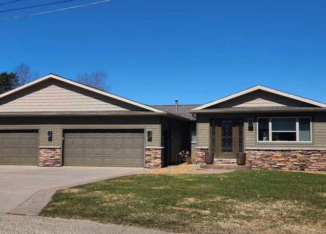 Property at 202 Ashwood Rd, Prudenville, MI 48651, 4 beds, 3.5 baths
