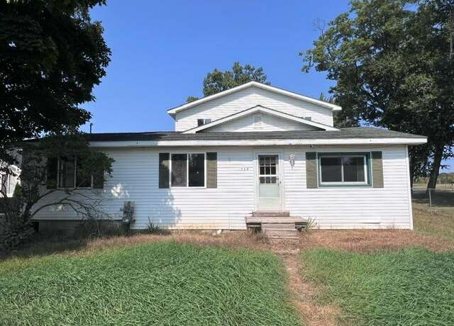 Property at 120 Marina St, Houghton Lake, MI 48629, 5 beds, 2.5 baths