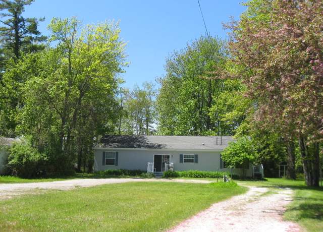 Property at 1616 Lakeview Dr, Alpena, MI 49707, 3 beds, 2 baths