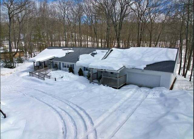 Property at 1433 E Heart Lake Dr, Gaylord, MI 49735, 4 beds, 3 baths