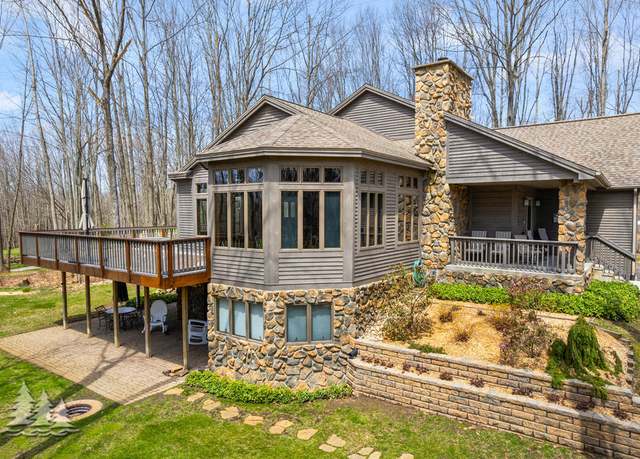Property at 220 Skyview Ct, Lewiston, MI 49756, 2 beds, 3.5 baths