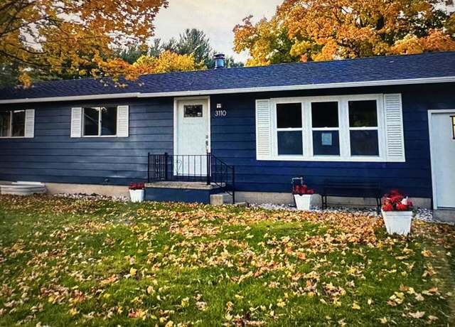 Property at 3110 Horseshoe Dr, Traverse City, MI 49684, 5 beds, 2.5 baths