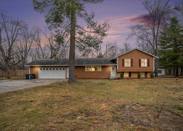 Property at 2038 Maple Grove Rd, Cheboygan, MI 49721, 4 beds, 2.5 baths