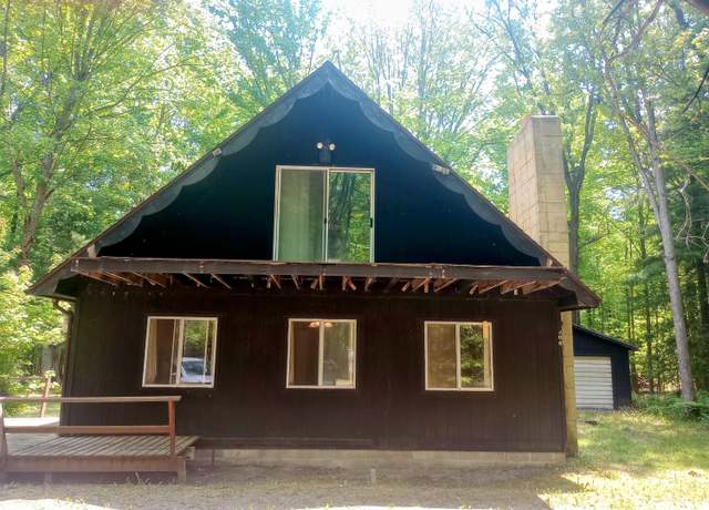 Property at 206 Redwine Dr, Houghton Lake, MI 48629, 3 beds, 1.5 baths