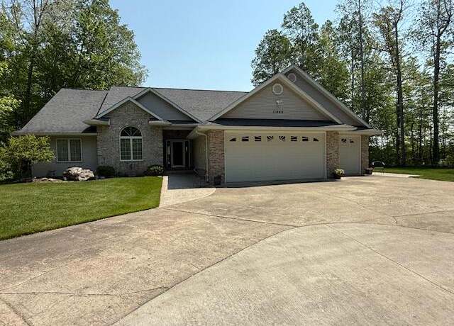 Property at 11444 Fairway Dr, Roscommon, MI 48653, 3 beds, 2.5 baths