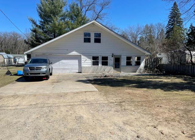 Property at 208 Tudor Dr, Prudenville, MI 48651, 5 beds, 1.5 baths