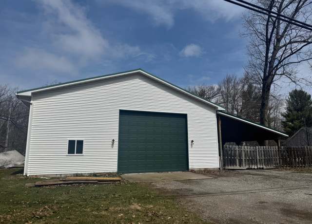 Property at 233 Oakdale Dr, Prudenville, MI 48651, 4 beds, 2 baths
