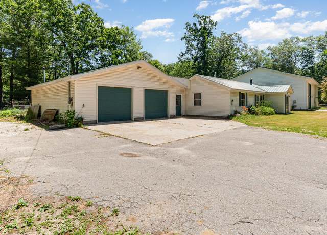 Property at 233 Oakdale Dr, Prudenville, MI 48651, 4 beds, 2 baths