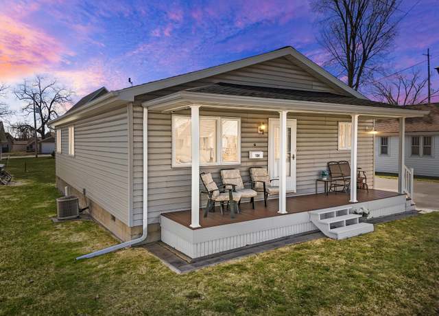 Property at 104 Wells St, Houghton Lake Heights, MI 48630, 3 beds, 2 baths