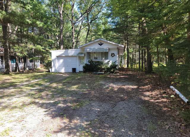Property at 315 Windsor Dr, Prudenville, MI 48651, 2 beds, 1 bath