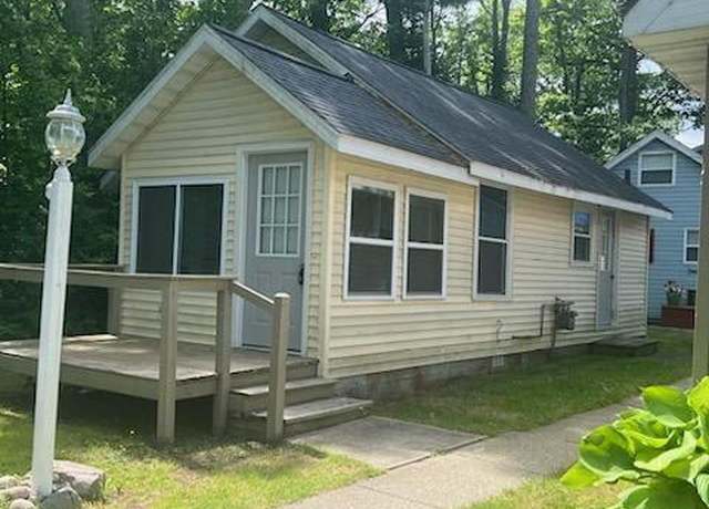 Property at 6891 E Houghton Lake Dr, Houghton Lake, MI 48629, 2 beds, 1 bath