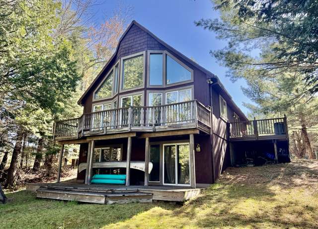 Property at 2330 Kirkland Dr, Grayling, MI 49738, 2 beds, 2.5 baths