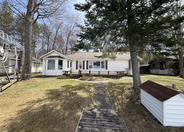 Property at 138 Huntington Dr, Roscommon, MI 48653, 3 beds, 2 baths