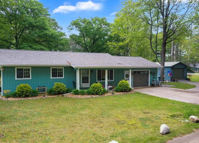 Property at 104 Alpena Trl, Houghton Lake, MI 48629, 3 beds, 1.5 baths