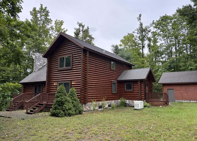 Property at 10149 Tittabawassee Trl, Gaylord, MI 49735, 3 beds, 2.5 baths