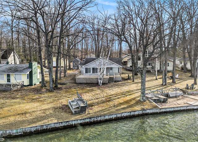 Property at 4640 Hiawatha Dr, Cheboygan, MI 49721, 3 beds, 2 baths