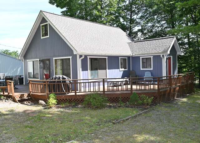 Property at 410 Peach Rd, Roscommon, MI 48653, 2 beds, 1 bath