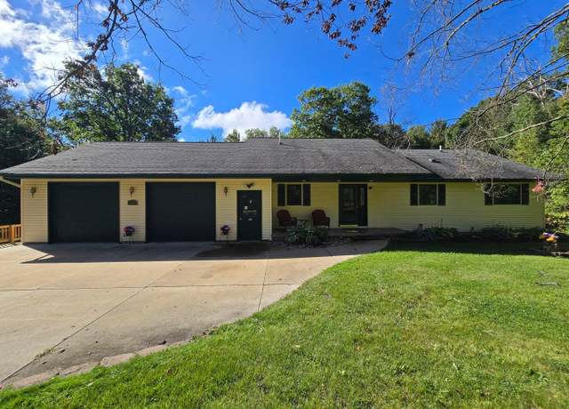 Property at 107 Pepperell Ave, Houghton Lake, MI 48629, 4 beds, 3 baths