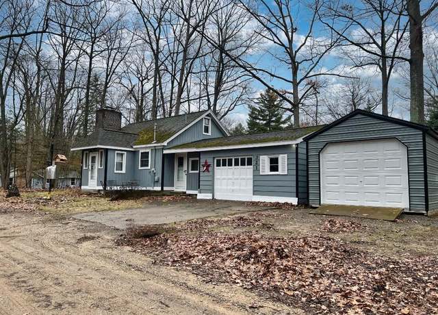 Property at 321 Fern St, Roscommon, MI 48653, 2 beds, 1 bath