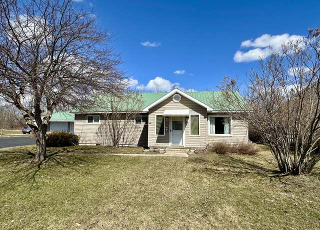 Property at 916 W First St, Cheboygan, MI 49721, 3 beds, 1 bath