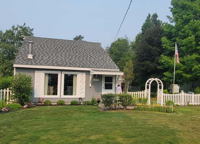 Property at 1039 Tanglewood Dr, St. Helen, MI 48656, 3 beds, 1.5 baths