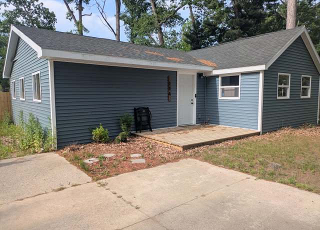 Property at 114 Pine St, Prudenville, MI 48651, 3 beds, 1 bath