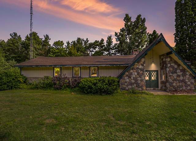 Property at 28 Old Colony Rd, Gaylord, MI 49735, 6 beds, 1.5 baths