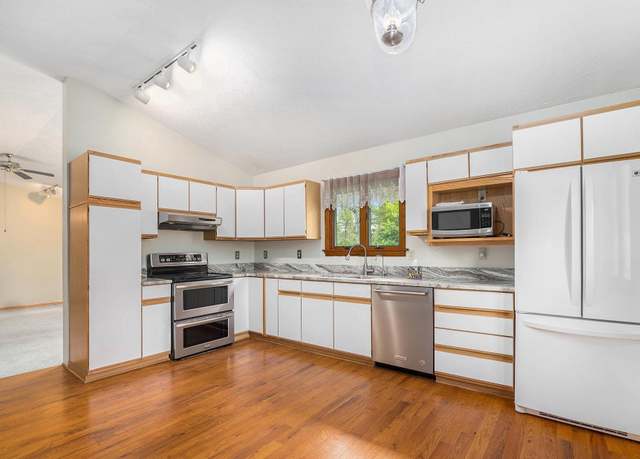 Property at 8123 Silver Cove Dr, Traverse City, MI 49685, 2 beds, 1 bath