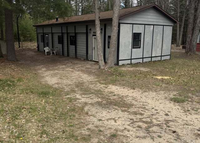 Property at 330 Breckenridge Dr, Houghton Lake, MI 48629, 2 beds, 1 bath