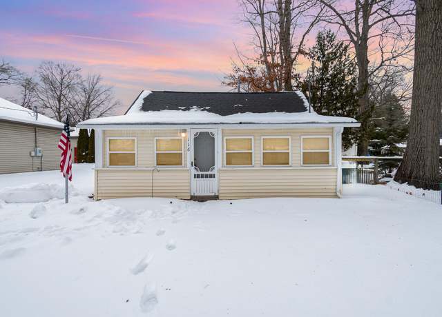 Property at 116 Beechwood Ave, Houghton Lake, MI 48629, 2 beds, 1 bath