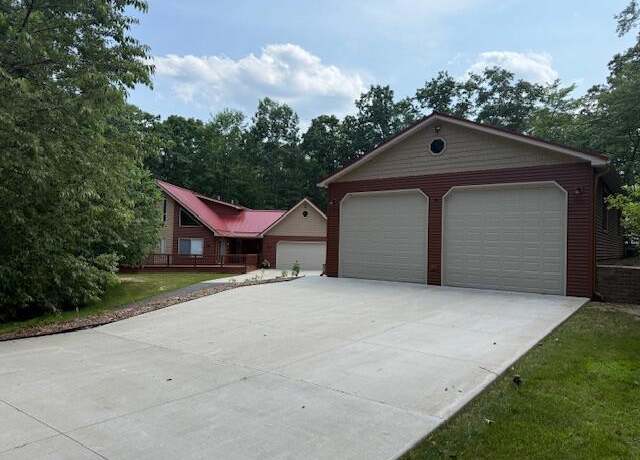Property at 100 Innsbruck Ave, Roscommon, MI 48653, 4 beds, 3 baths