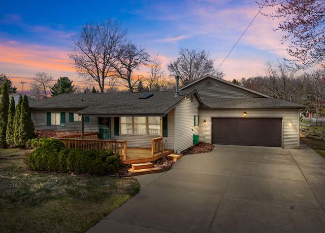 Property at 120 Beechwood Ave, Houghton Lake, MI 48629, 3 beds, 1.5 baths