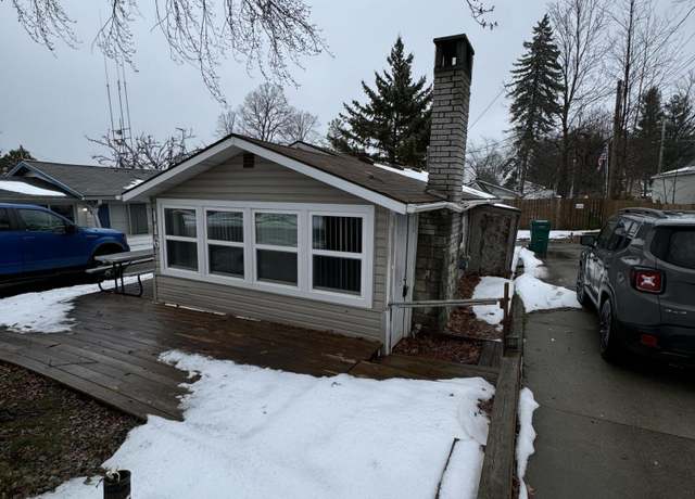 Property at 116 Jefferson Ave, Houghton Lake, MI 48629, 2 beds, 1 bath