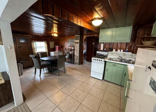 Property at 116 Jefferson Ave, Houghton Lake, MI 48629, 2 beds, 1 bath