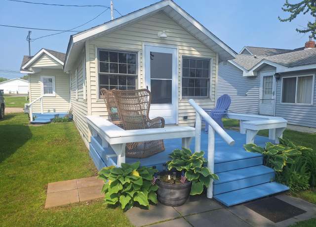 Property at 6390 W Houghton Lake Dr, Houghton Lake, MI 48629, 2 beds, 1 bath