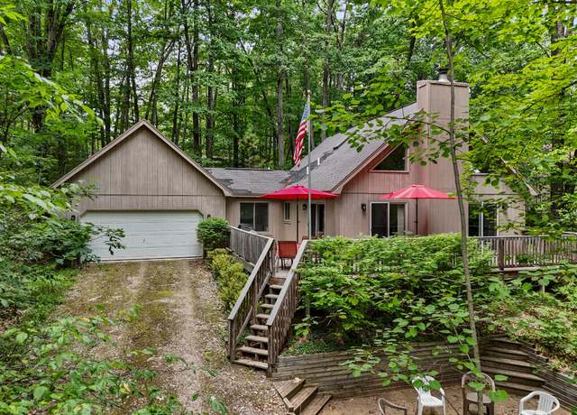 Property at 8857 High Rd, Roscommon, MI 48653, 2 beds, 1.5 baths