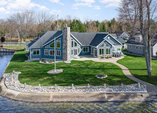Property at 1605 Long Point Dr Dr, Houghton Lake, MI 48629, 3 beds, 2 baths