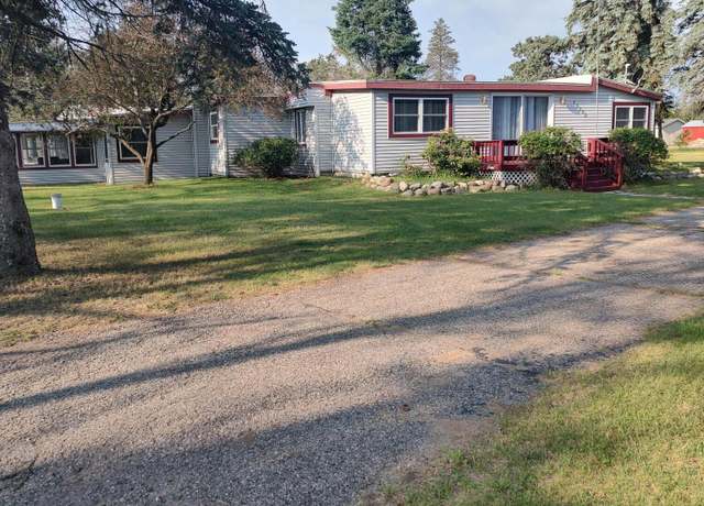 Property at 10232 E Airport Rd, St. Helen, MI 48656, 4 beds, 2 baths