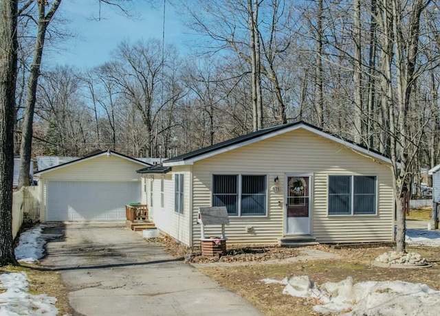 Property at 135 Kimberly Dr, Prudenville, MI 48651, 2 beds, 1 bath