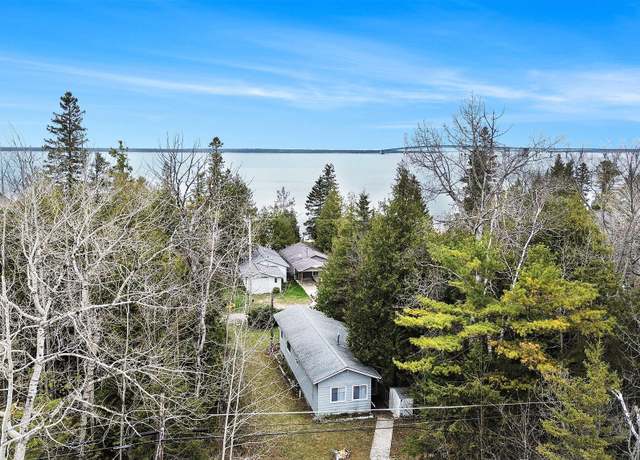 Property at 821 Lakeside Dr, Mackinaw City, MI 49701, 1 bed, 1 bath