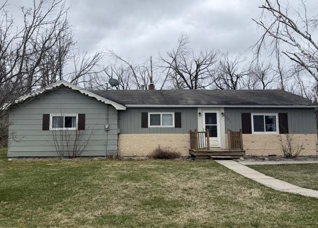 Property at 1393 Mackinaw Ave, Cheboygan, MI 49721, 3 beds, 2 baths
