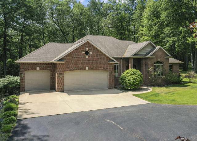Property at 142 Frisco Dr, Houghton Lake, MI 48629, 4 beds, 3.5 baths