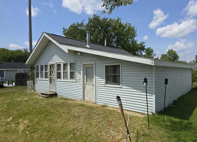 Property at 119 Capital Rd, Houghton Lake, MI 48629, 3 beds, 1 bath
