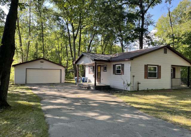 Property at 605 Englewood Dr, Roscommon, MI 48653, 2 beds, 1 bath