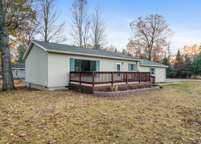 Property at 4963 Eastway Dr, Indian River, MI 49749, 2 beds, 1 bath