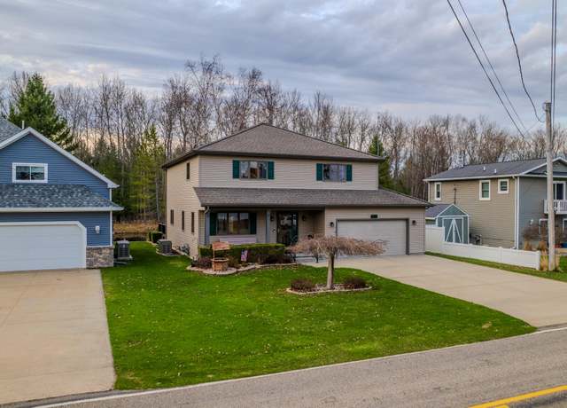 Property at 944 Long Point Dr, Houghton Lake, MI 48629, 3 beds, 3 baths