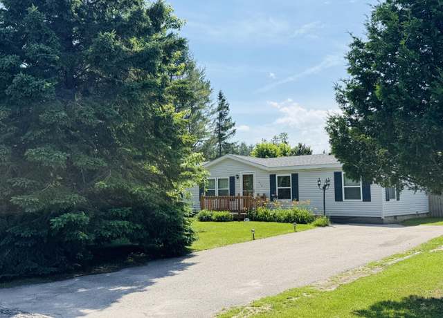 Property at 1315 Sheridan Dr, Alpena, MI 49707, 3 beds, 2 baths