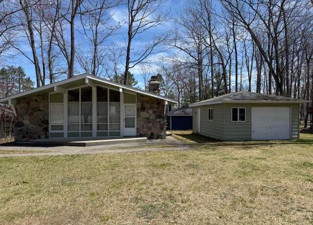 Property at 438 Jefferson Blvd, Roscommon, MI 48653, 2 beds, 1 bath